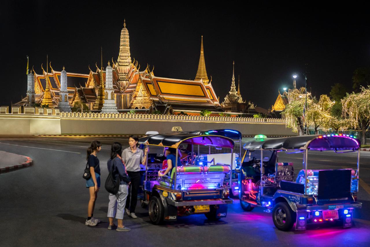 Bangkok Street Eats Tour by Tuk Tuk Private Tour