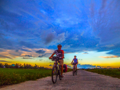 Hoi An: Private Evening Food Tour by Bike