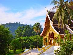 Luang Prabang: Alm Giving, Cultural Tour and Cruise to Pak Ou Caves Private Tour