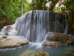 Luang Prabang: Kuangsy waterfall and Sunbear Refuge with Local Craft Private Tour