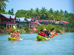 Luang Prabang: Kayaking the Mighty Mekong Full-Day Private Tour