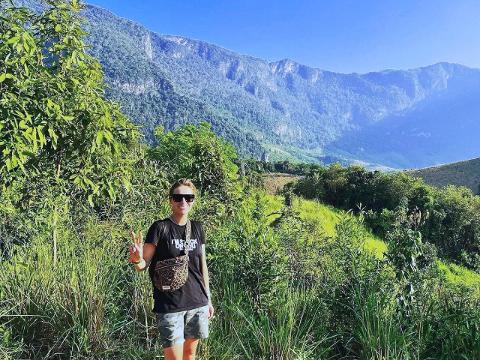 Luang Prabang: Mountain Biking, Jungle Trekking and Tad Sae Waterfall Private Tour