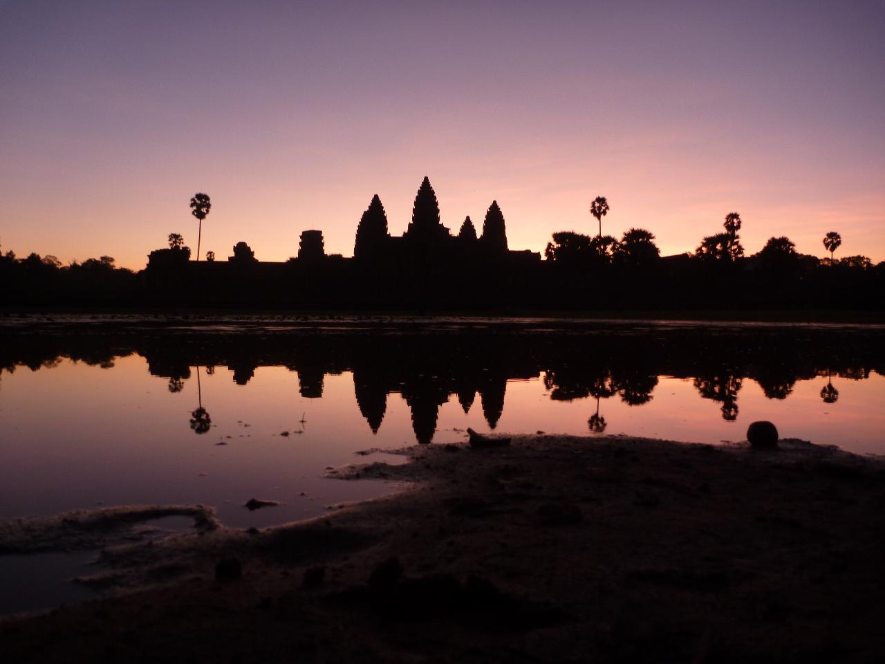 Angkor Sunrise Discovery Guided Tour