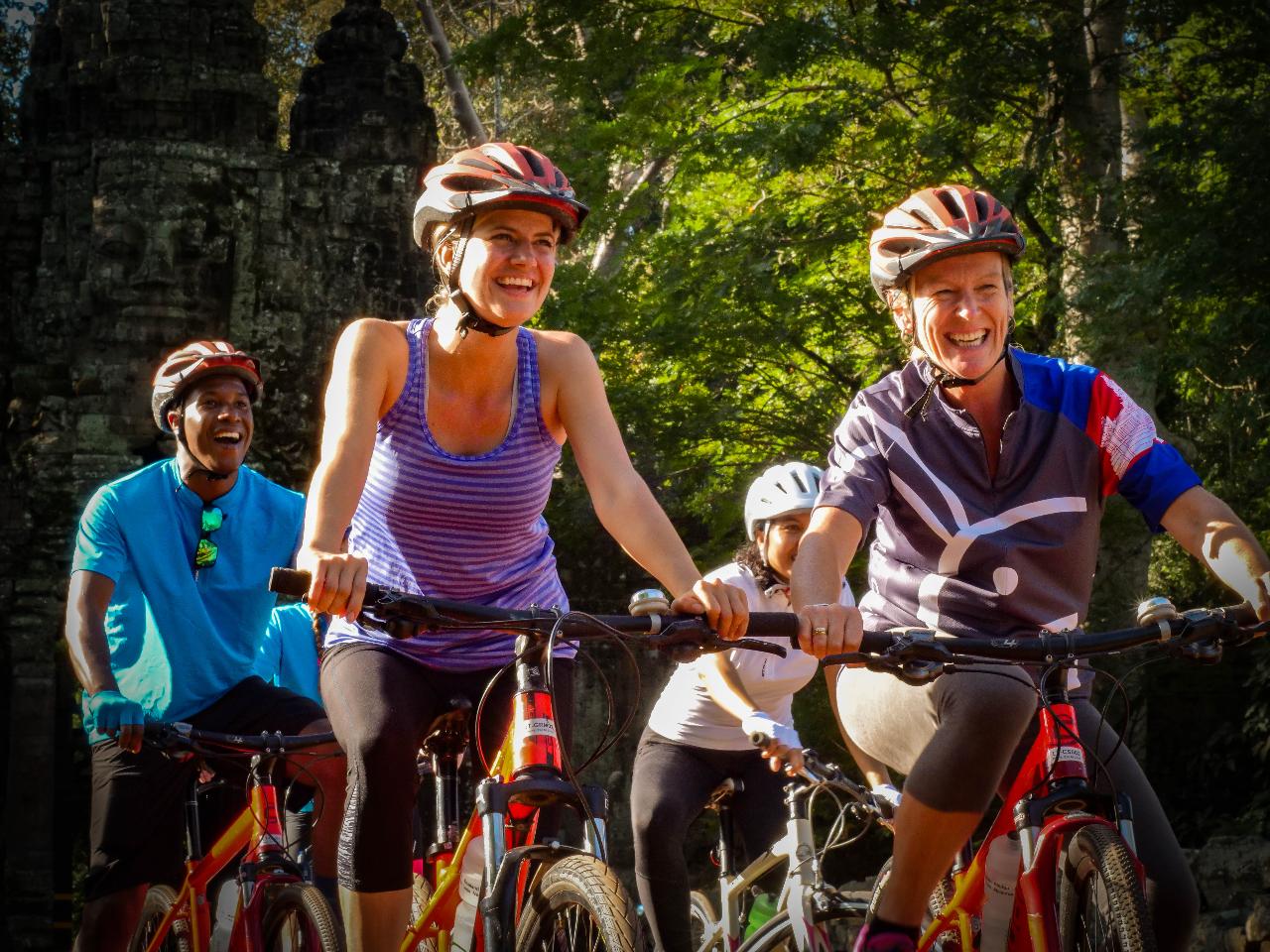 Siem Reap: Bike the Angkor Temples - Full-Day 30km Tour with Lunch