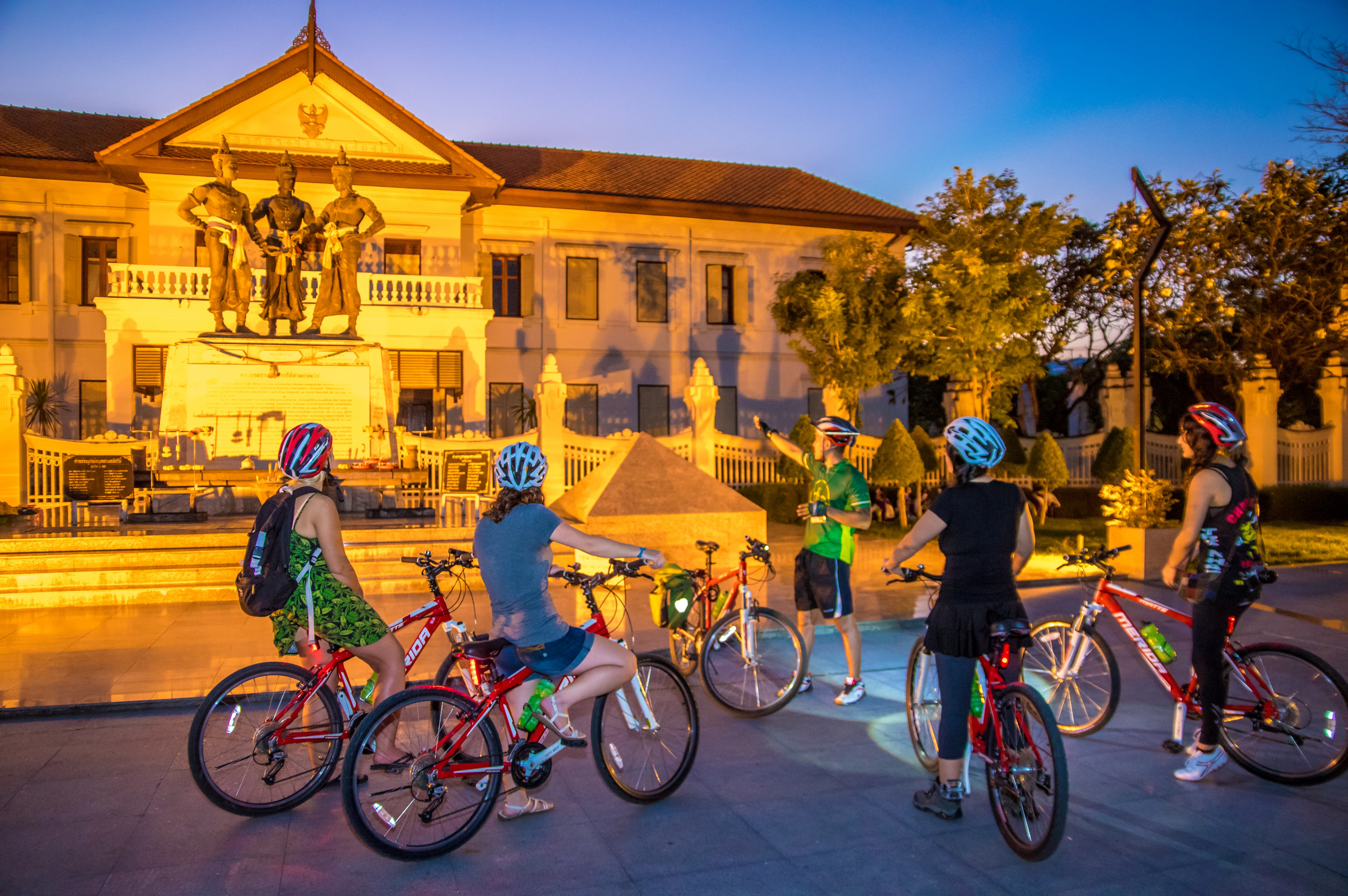 Chiang Mai Night Tour by Bike