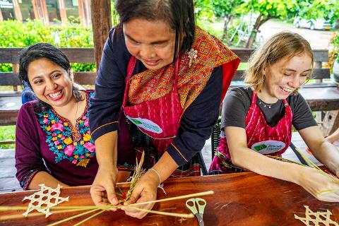 Discova_Educational_Travel___Kok_Na_Sai_Crafts_by_Discova_Thailand__13_