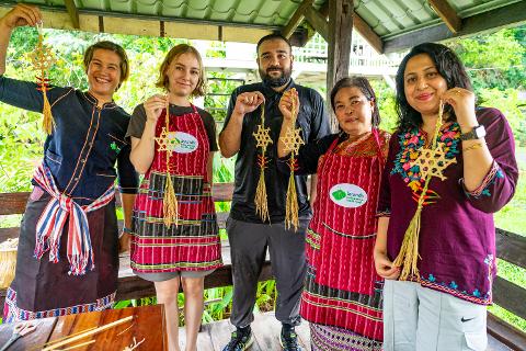 Discova_Educational_Travel___Kok_Na_Sai_Crafts_by_Discova_Thailand__14_