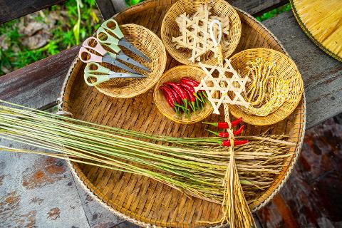 Discova_Educational_Travel___Kok_Na_Sai_Crafts_by_Discova_Thailand__33_