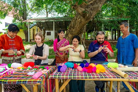 Discova_Educational_Travel___Kok_Na_Sai_Weaving_by_Discova_Thailand__24_