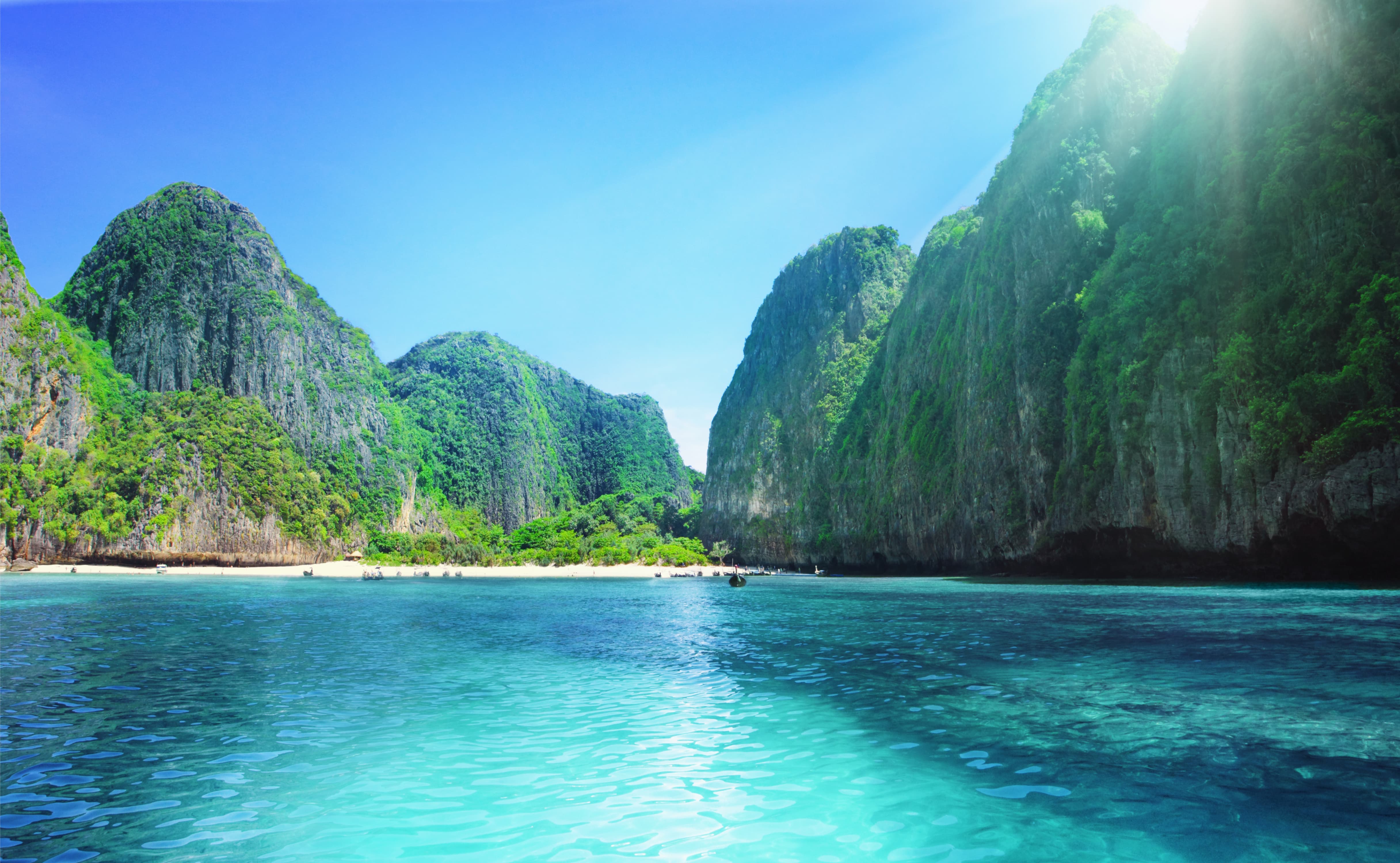 Phi Phi & Sunset by Speedboat Deluxe Tour from Phuket
