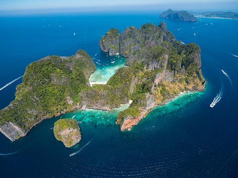 Phi_Phi_Island