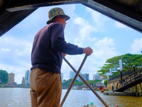 Sampan_Trip_across_the_river
