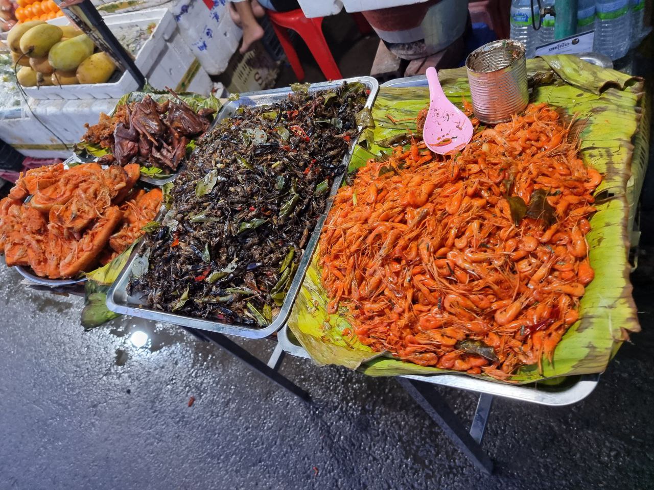 Siem Reap Evening Street Food Guided Tour with Real Food Tasting