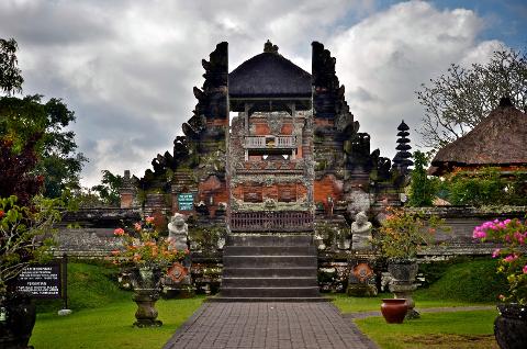 Taman_Ayun_tempel_or_Royal_Family_temple_in_Bali