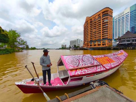 Traditional_Sampan_Boat_2