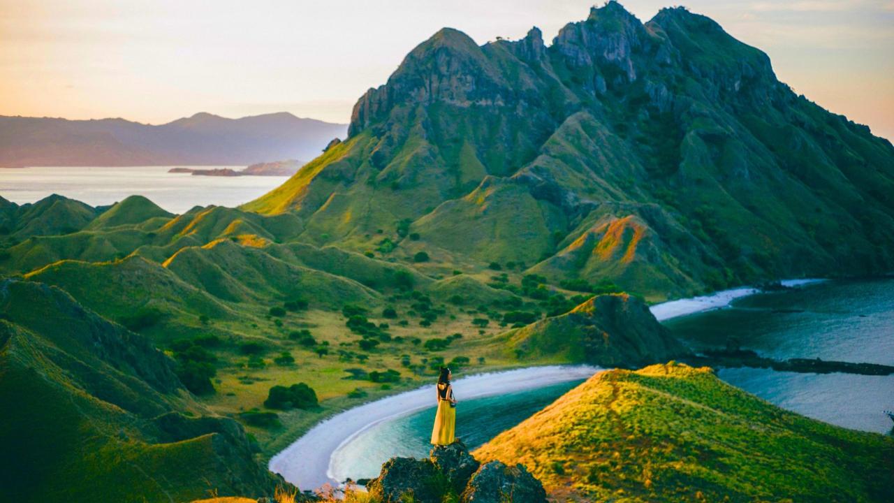 Discover Indonesia: 13 Days in Jakarta, Yogyakarta, Bali, Gili Trawangan and Lombok Tour