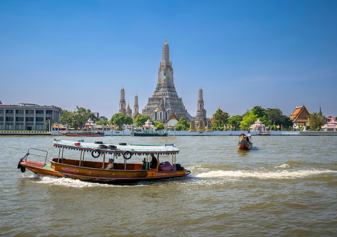 Bangkok Riverside Elegance Canal Highlight Boat Tour with Siam Museum and Wat Arun