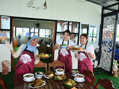 Phuket: Private Thai Cooking Class Farm to Table at Intara Farm (Hotel/Concierge)