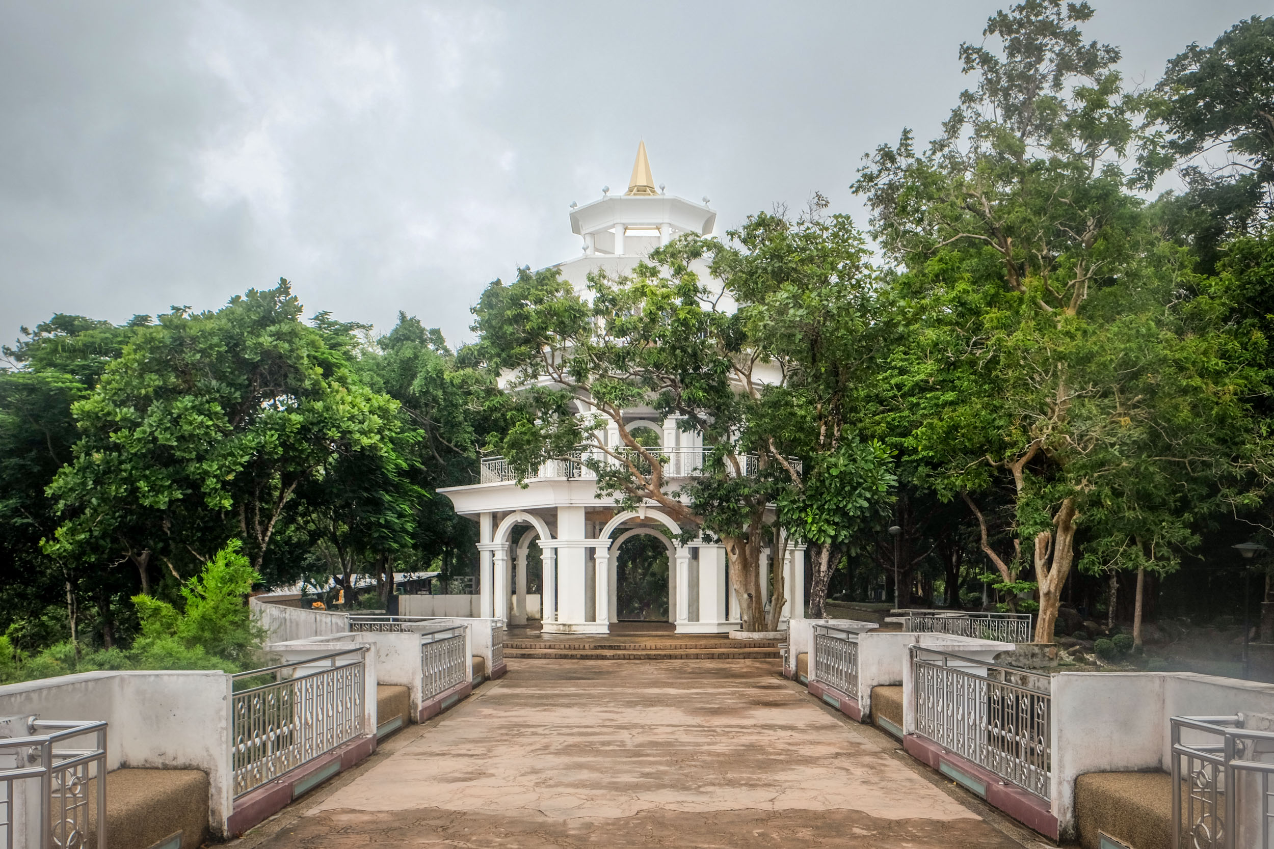 Phuket Island Morning Guided Tour with Big Buddha