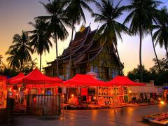 Luang Prabang: Evening Street Eats and Night Market Private Tour