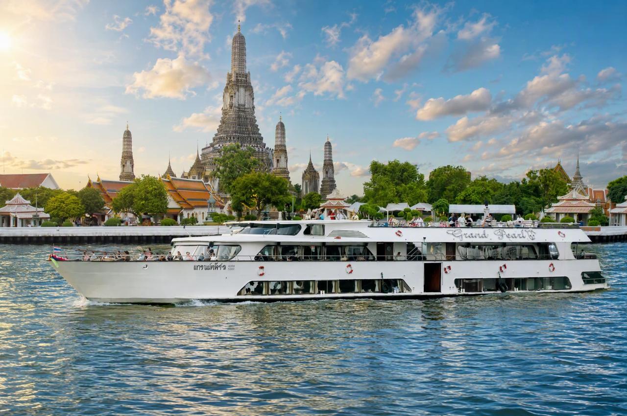 Ayutthaya Temples & Grand Pearl Lunch Cruise back to Bangkok