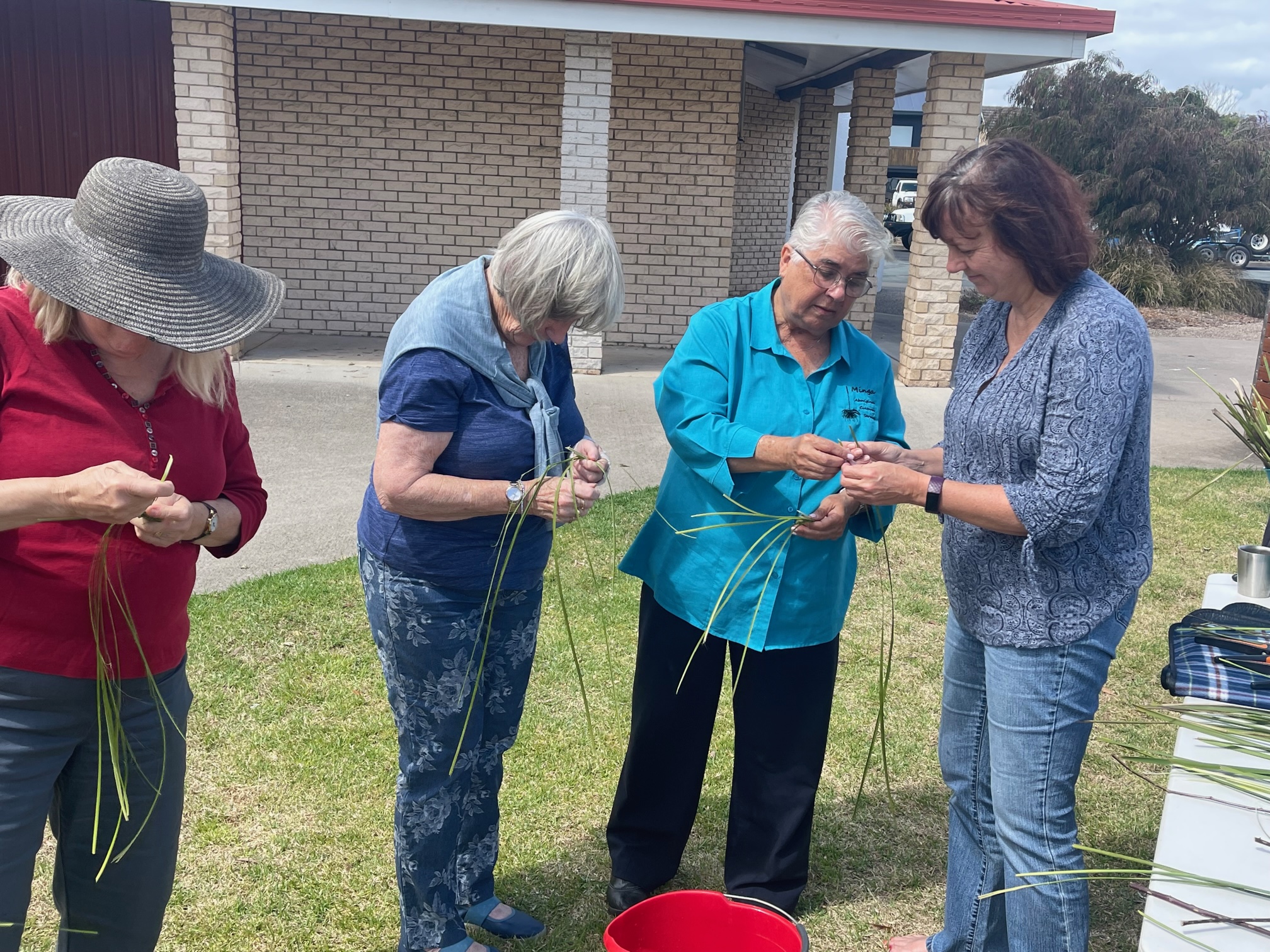 CONNECT TO COUNTRY - BASKET WEAVING WORKSHOP IN NAROOMA WITH ELDER PATRICIA ELLIS FROM MINGA ABORIGNAL CULTURAL SERVICES