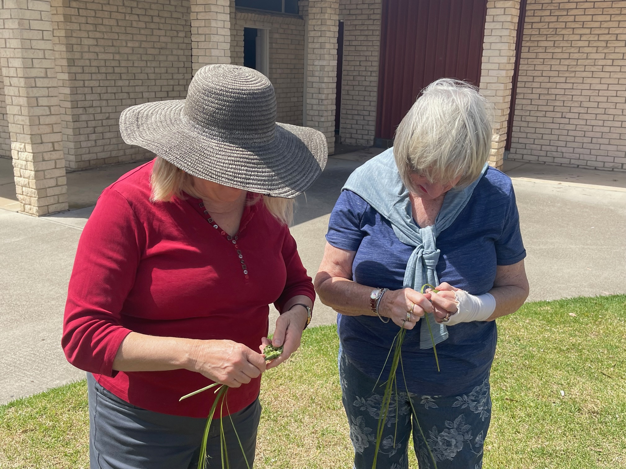 CONNECT TO COUNTRY - BASKET WEAVING WORKSHOP IN NAROOMA WITH ELDER PATRICIA ELLIS FROM MINGA ABORIGNAL CULTURAL SERVICES