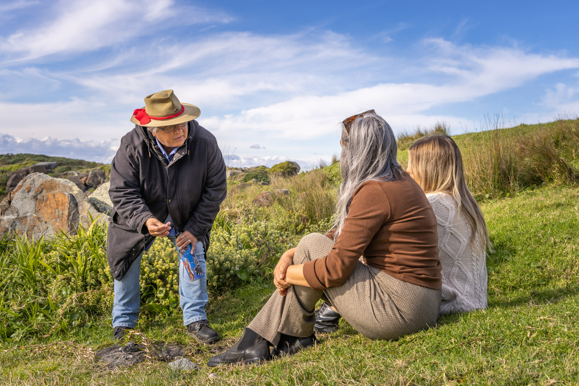 CONNECT TO COUNTRY (Dec 30) - BUSH FOOD AND BUSH MEDICINE WALK ON THE BINGI DREAMING TRACK WITH ELDER PATRICIA ELLIS OF MINGA ABORIGINAL CULTURAL SERVICES