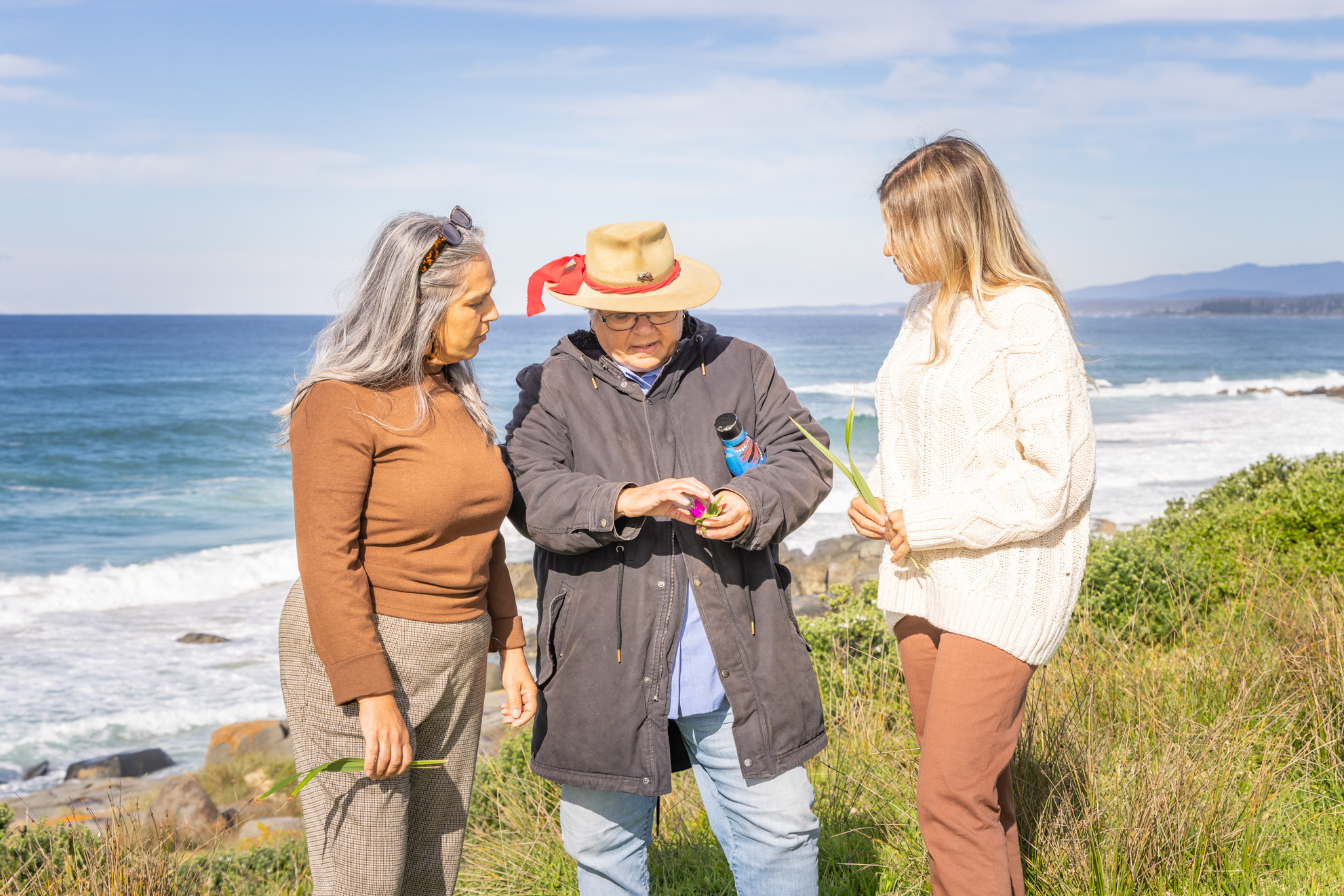 CONNECT TO COUNTRY (Dec 30) - BUSH FOOD AND BUSH MEDICINE WALK ON THE BINGI DREAMING TRACK WITH ELDER PATRICIA ELLIS OF MINGA ABORIGINAL CULTURAL SERVICES