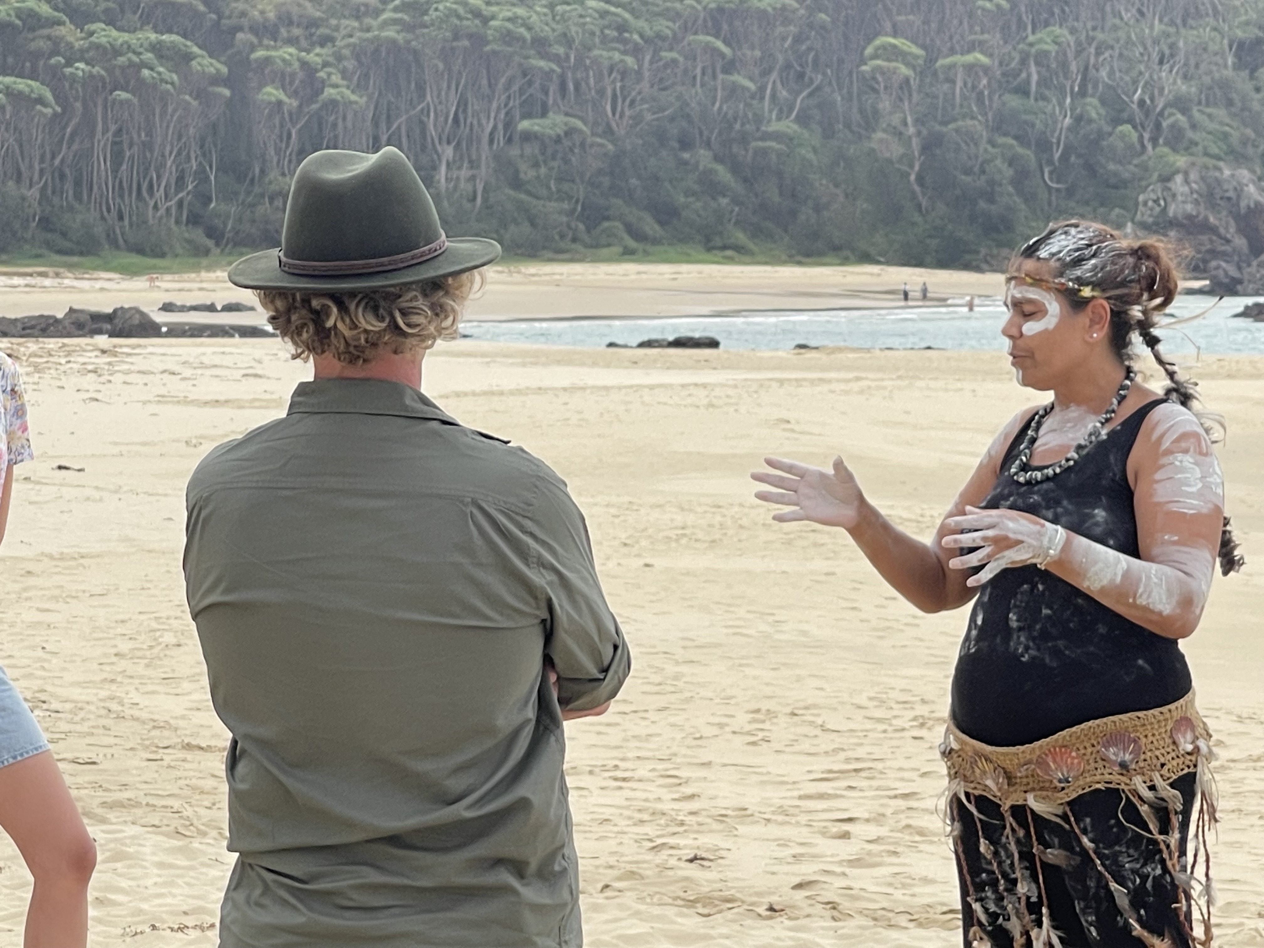 CONNECT TO COUNTRY (Jan 5) - MILLS BAY CULTURAL TOUR  WITH SHARON MASON OF GNARL CUTURAL TOURS