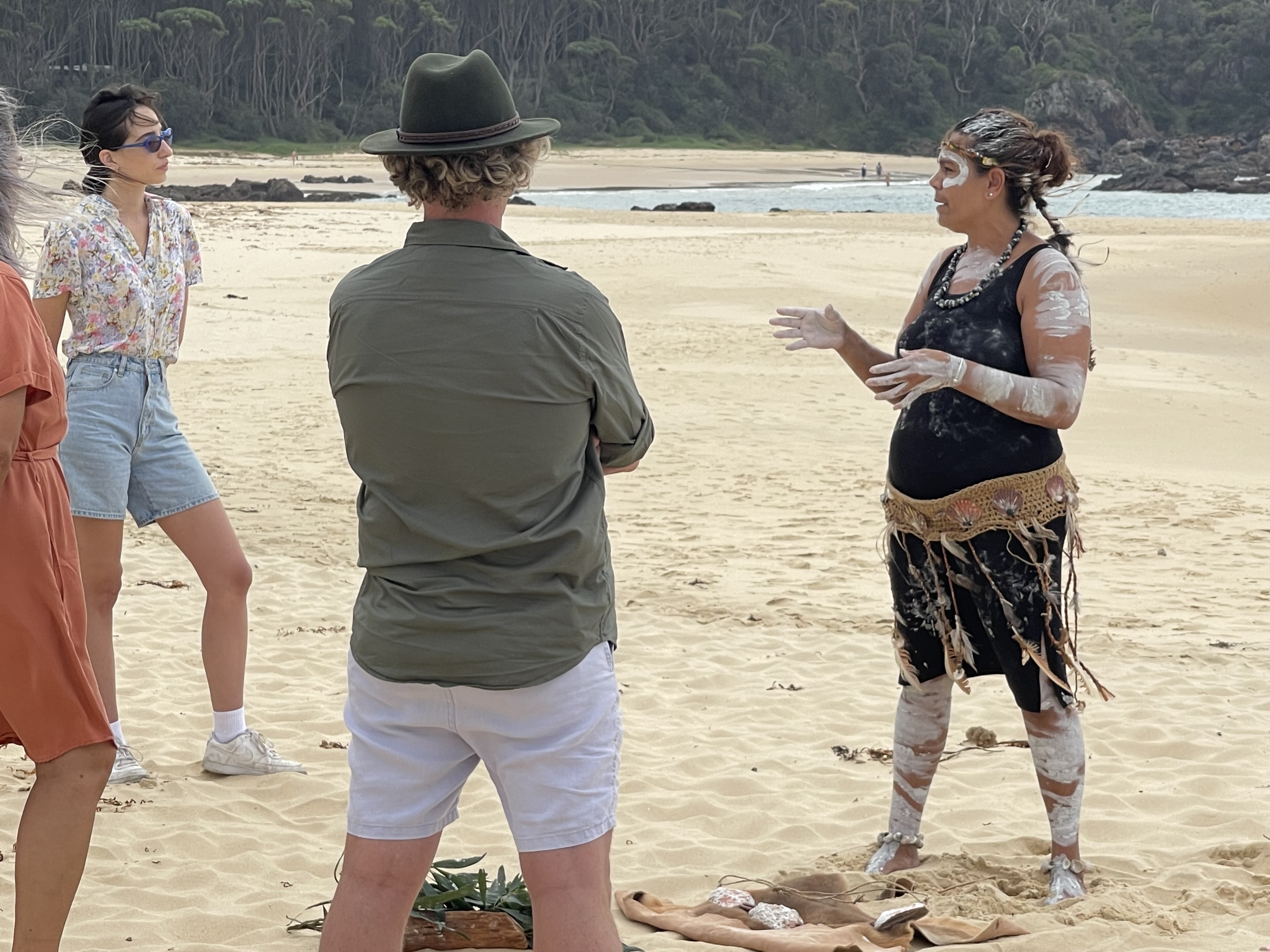 CONNECT TO COUNTRY (Jan 5) - MILLS BAY CULTURAL TOUR  WITH SHARON MASON OF GNARL CUTURAL TOURS