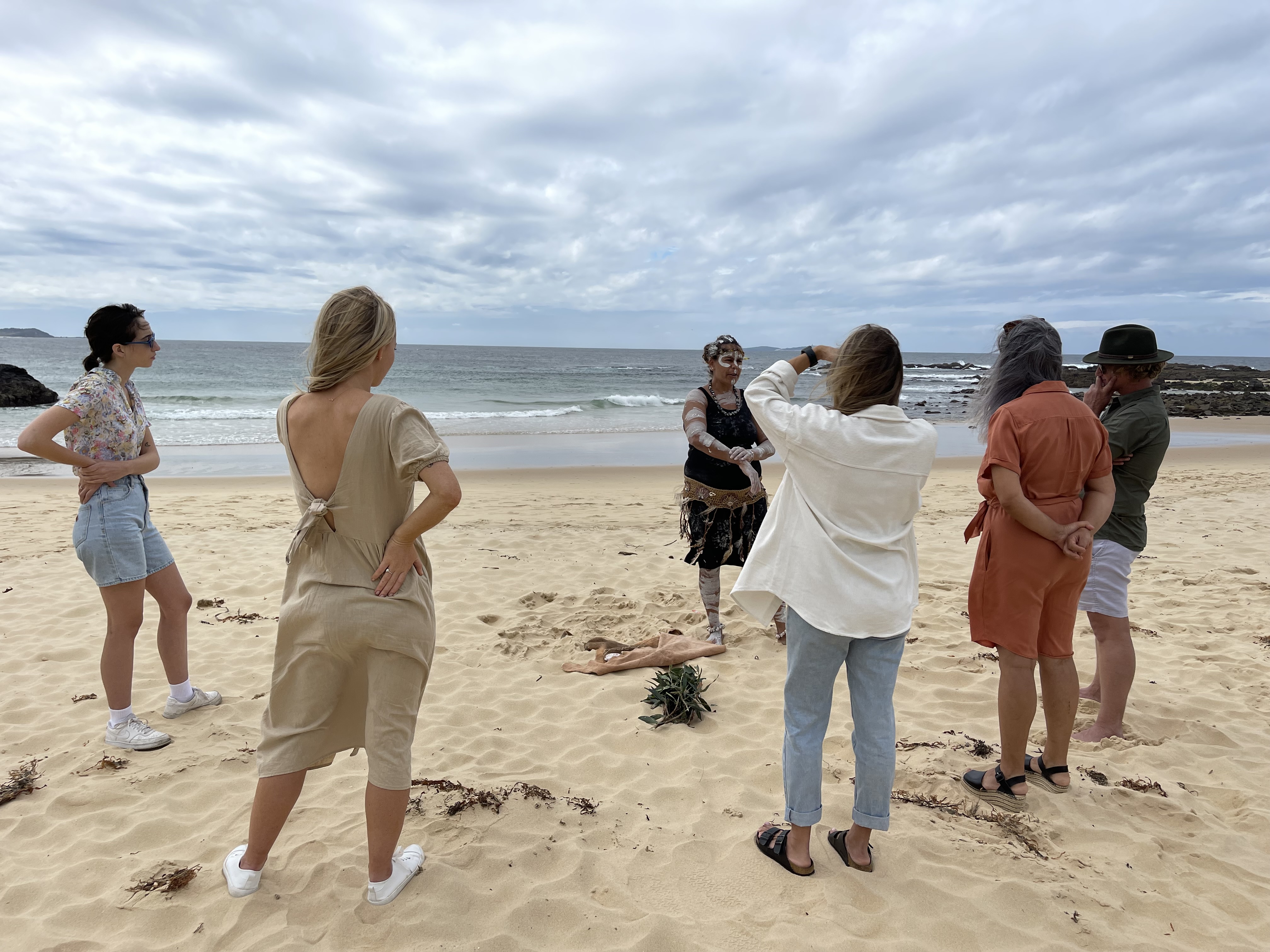 CONNECT TO COUNTRY (Jan 5) - MILLS BAY CULTURAL TOUR  WITH SHARON MASON OF GNARL CUTURAL TOURS