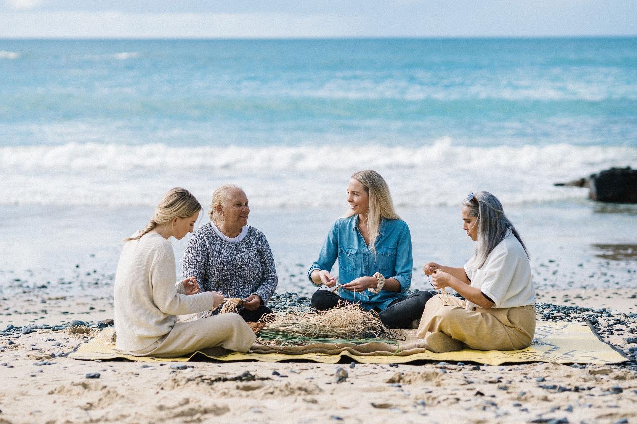 BASKET WEAVING WORKSHOP AT MYSTERY BAY WITH DEIDRE MARTIN FROM BUGIYA NAWAY BURIDJA