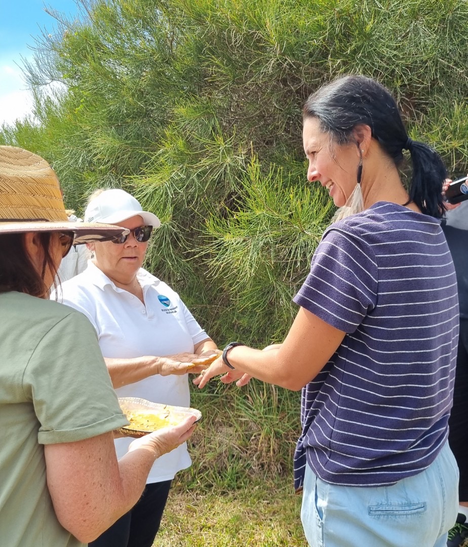 WALKING ON COUNTRY TOUR AT MYSTERY BAY WITH FIRST NATIONS ELDER DEIDRE MARTIN FROM BUGIYA NAWAY BURIDJA