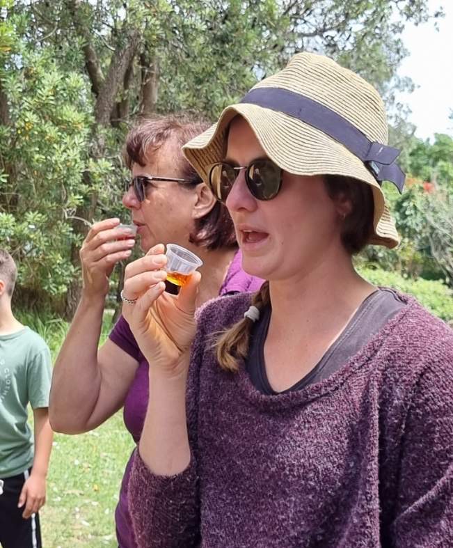 WALKING ON COUNTRY TOUR AT MYSTERY BAY WITH FIRST NATIONS ELDER DEIDRE MARTIN FROM BUGIYA NAWAY BURIDJA