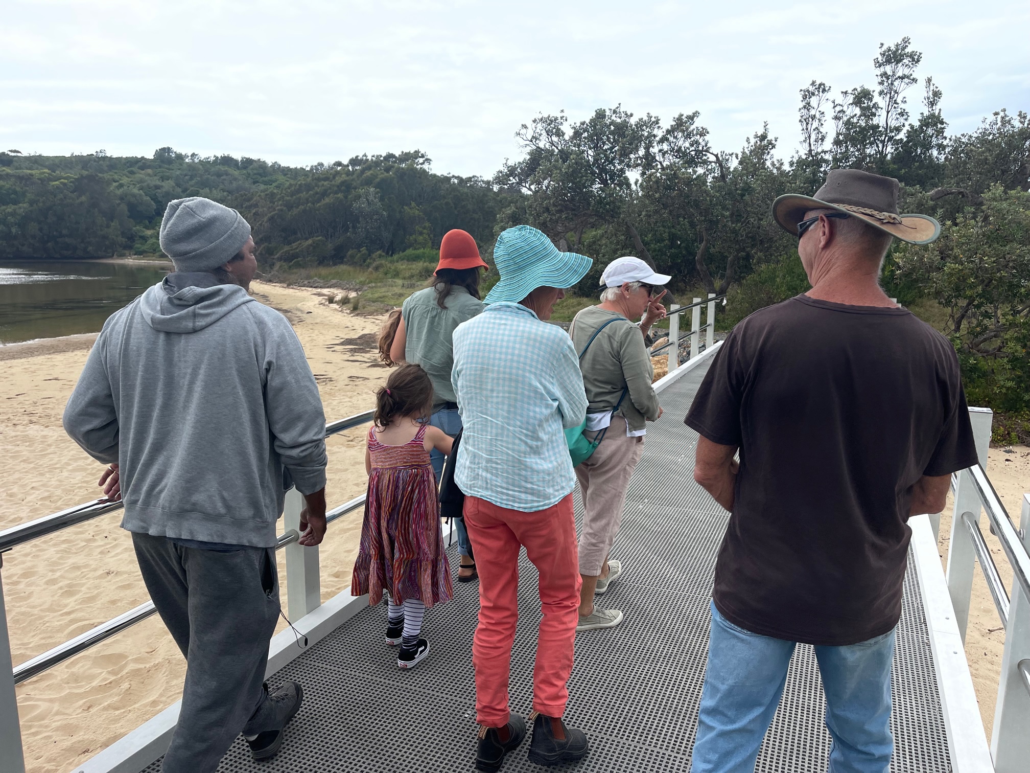 WALKING ON COUNTRY WITH WARREN FOSTER OF YANNAGA YOOWAGA TOURS AT WALLAGA LAKE