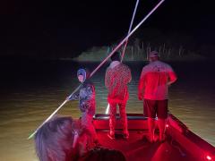 Airboat Night Gigging - The Real Florida Cracker Fishing Experience"