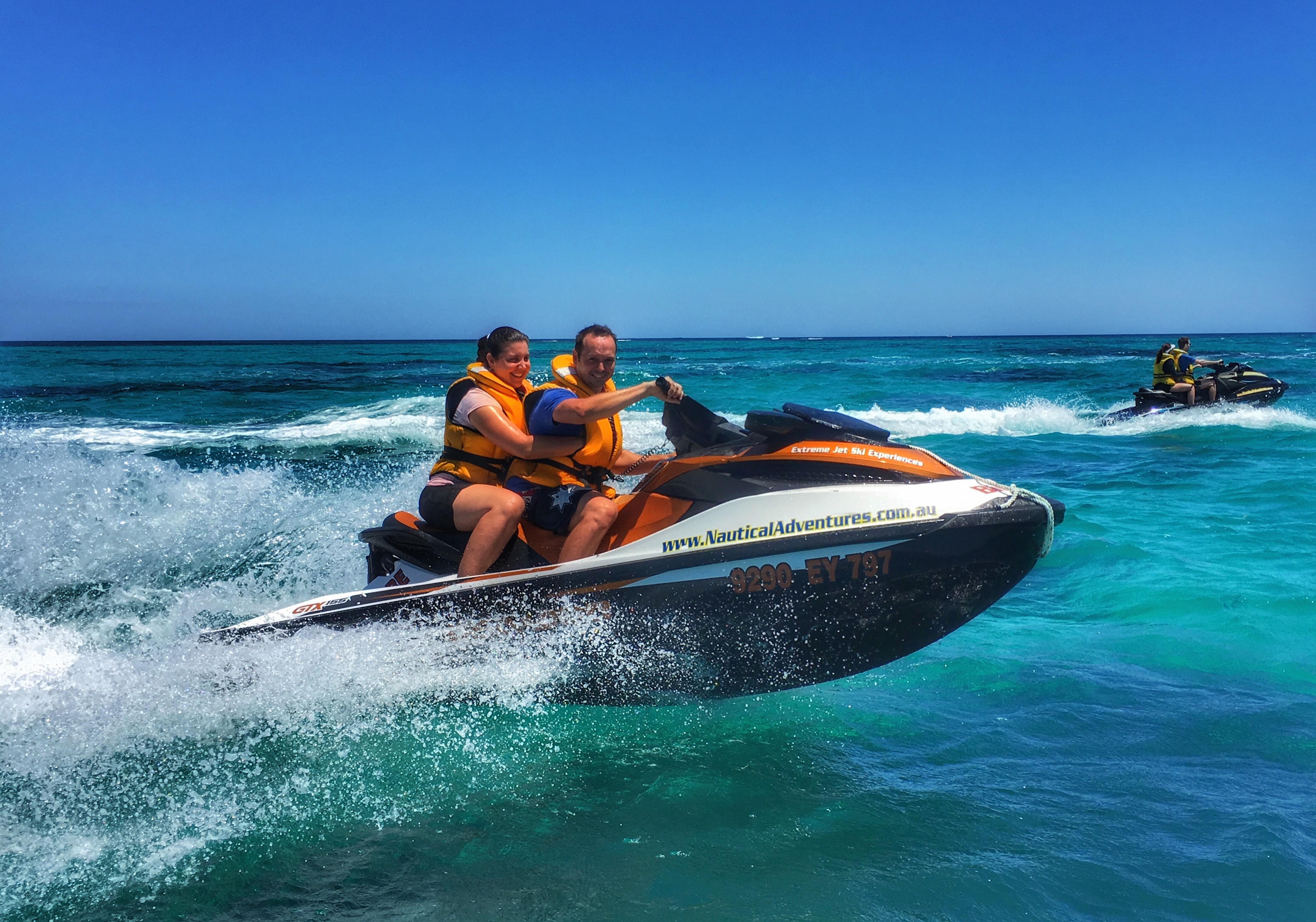 HILLARYS – OCEAN BLAST TOUR (30 minutes)