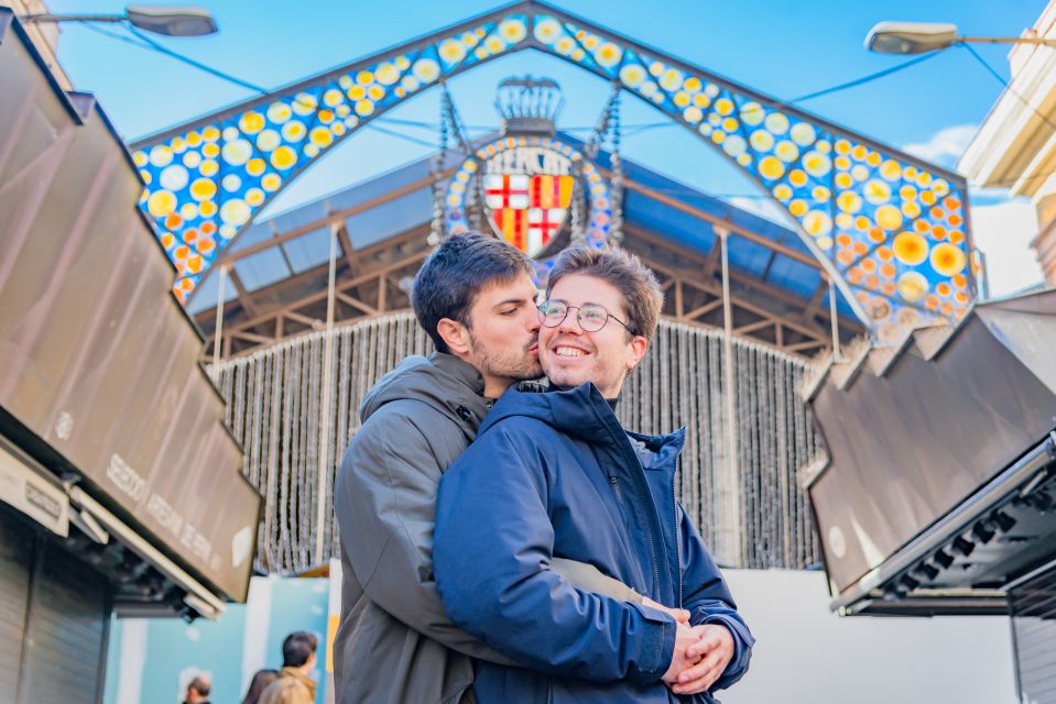 Barcelona: Romantic photoshoot for couples (VIP)