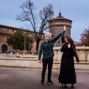 Milan: Professional photoshoot at Sforzesco Castle (Premium)