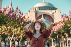 Istanbul: Professional photoshoot at Hagia Sophia & Blue Mosque (VIP)