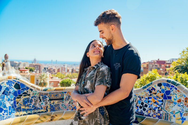 Barcelona: Professional photoshoot at Park Güell (Premium)