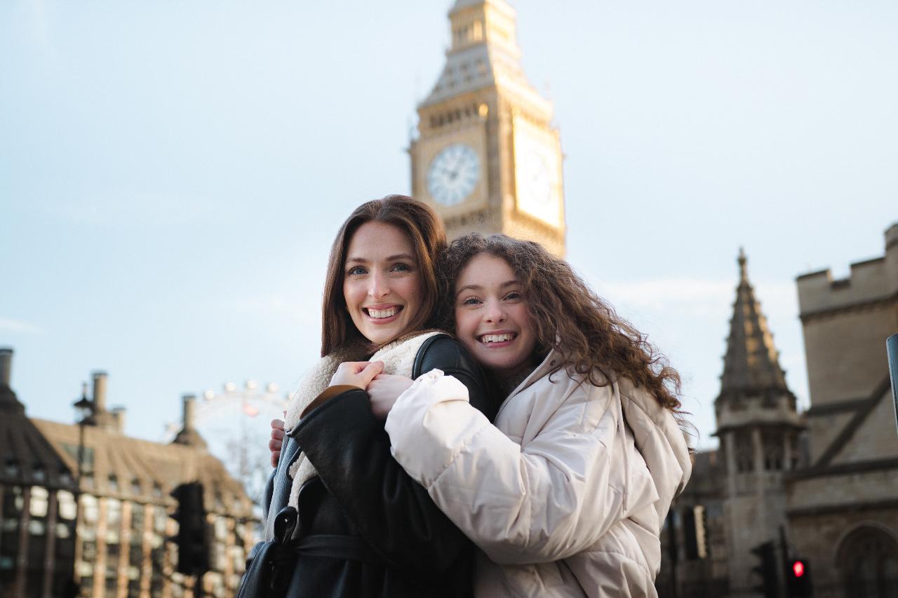 London: Professional Photoshoot at Westminster and Big Ben (Premium)