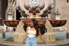 Seville: Professional photoshoot at Giralda & Cathedral (Premium)