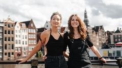 Amsterdam: Professional photoshoot at Dam Square (Standard)