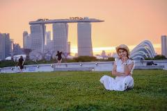 Singapore: Professional photoshoot at Marina Barrage (Premium)