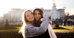 London: Professional Photoshoot Outside Buckingham Palace (Standard)