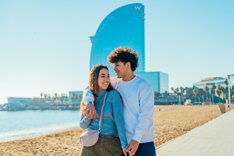 Barcelona: Professional Photoshoot by the Beach (VIP)