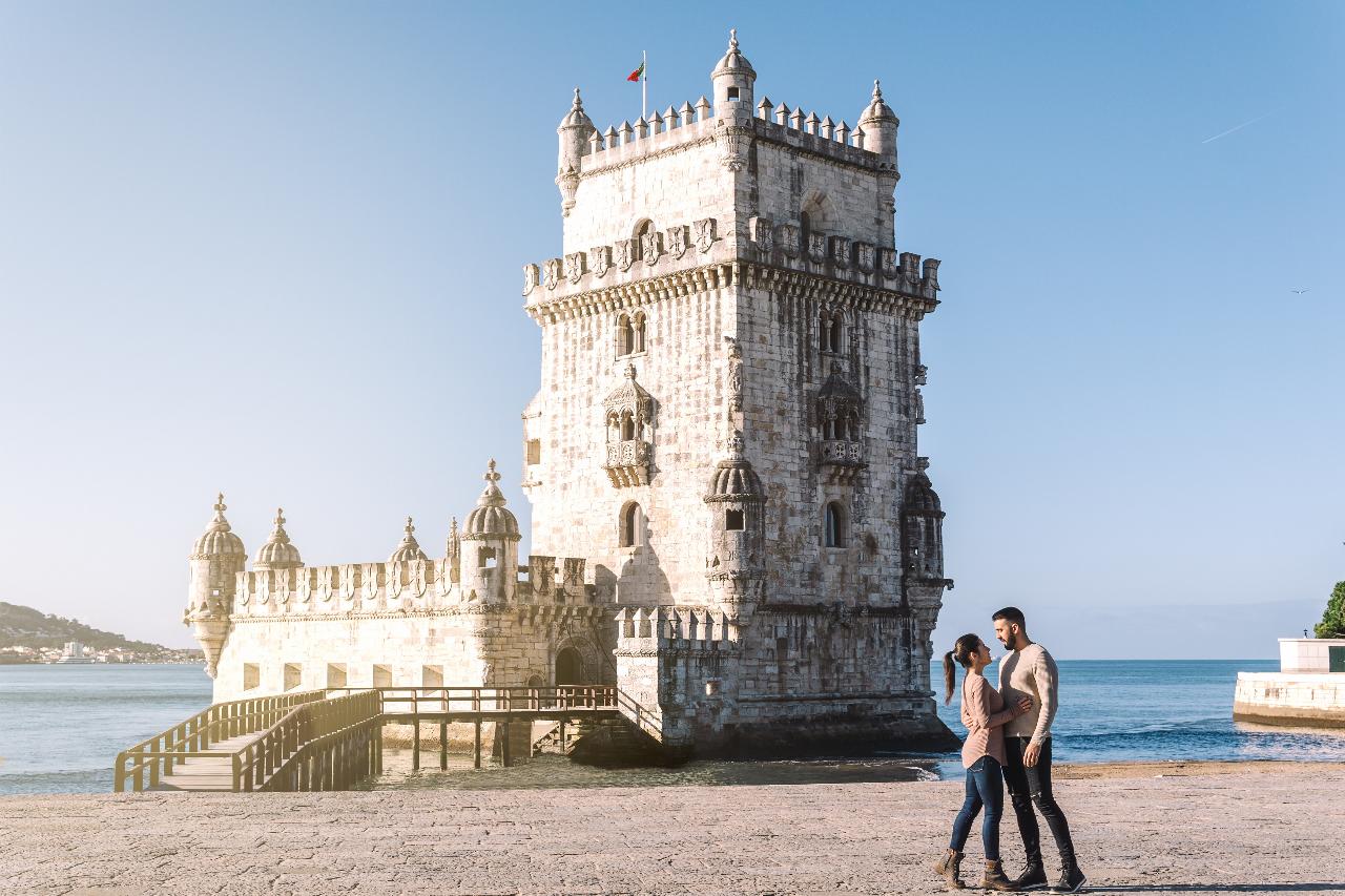 Lisbon: Professional Photoshoot at Belem Tower (Premium)