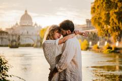 Rome: Professional photoshoot at Vatican and Castel Sant’ Angelo (Standard)